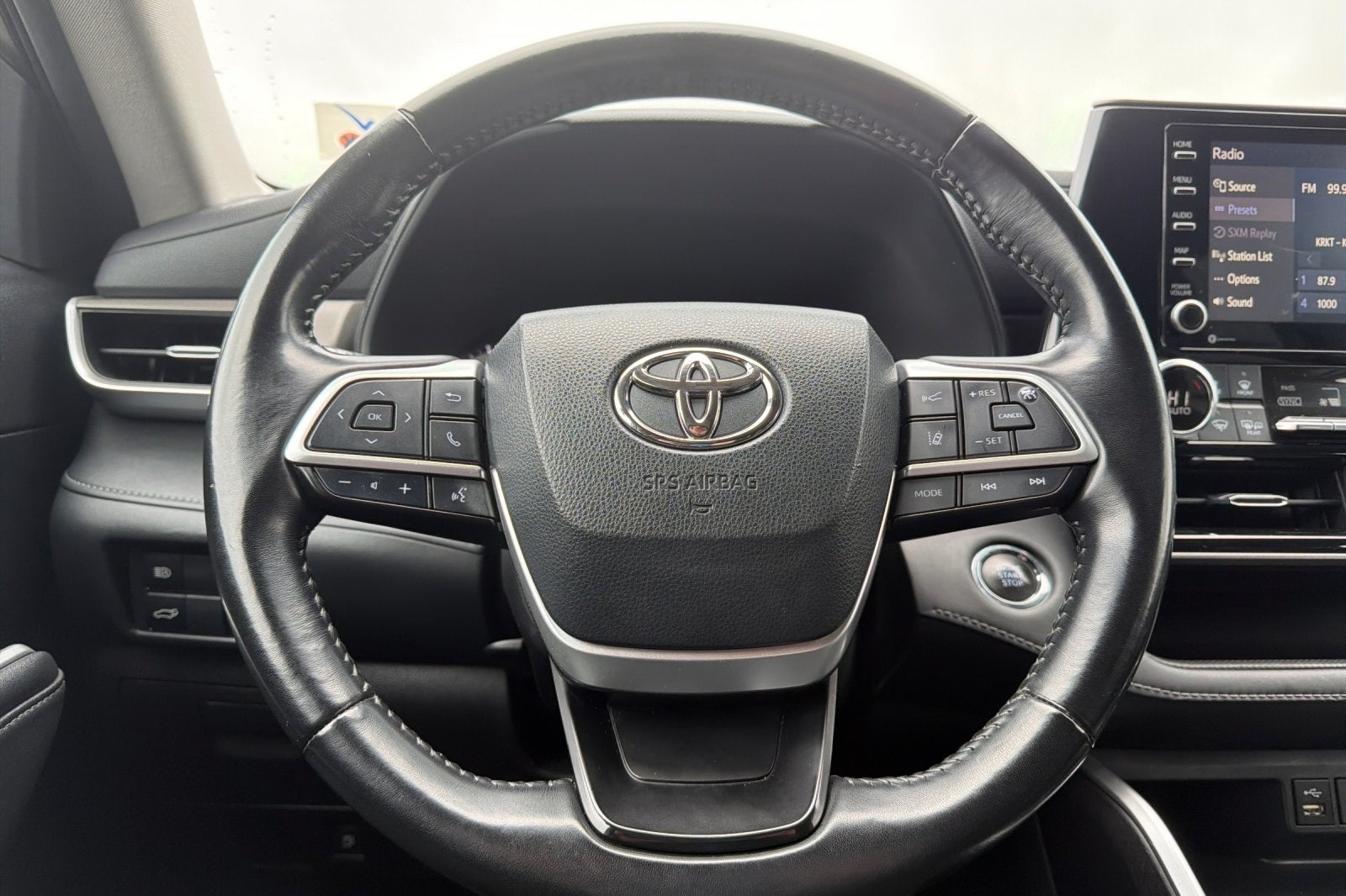 2022 Toyota Highlander LE