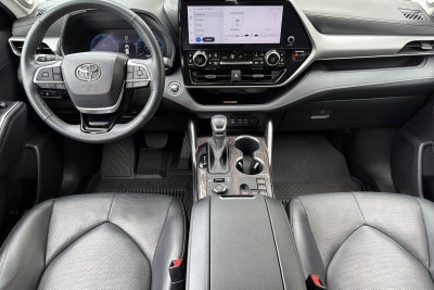 2023 Toyota Highlander Platinum