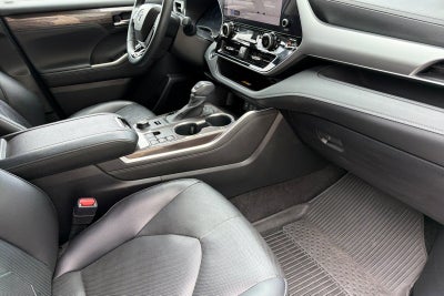 2023 Toyota Highlander Platinum