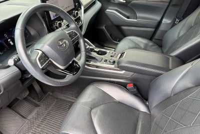 2023 Toyota Highlander Platinum