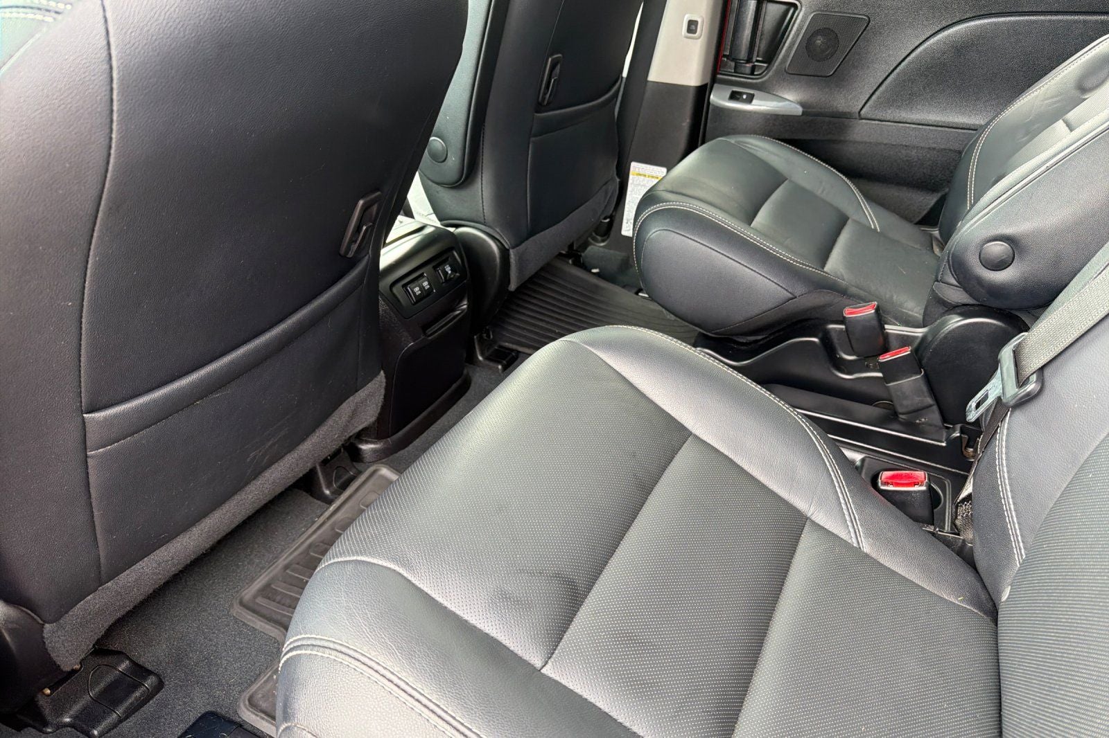 2019 Toyota Sienna SE 8 Passenger