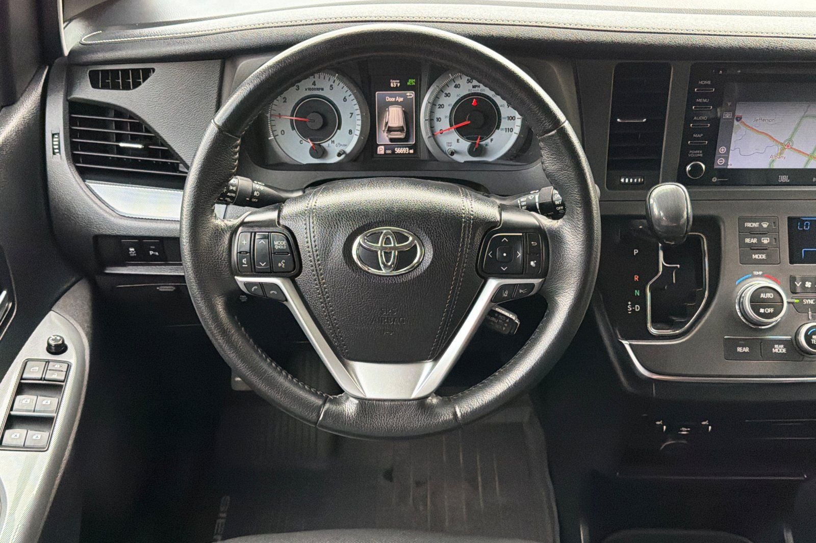 2019 Toyota Sienna SE 8 Passenger
