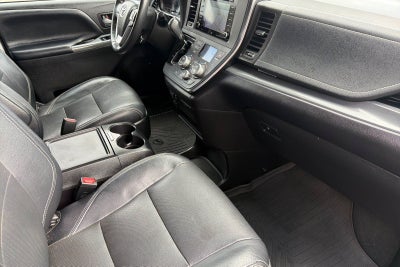 2019 Toyota Sienna SE 8 Passenger