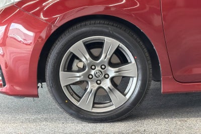 2019 Toyota Sienna SE 8 Passenger