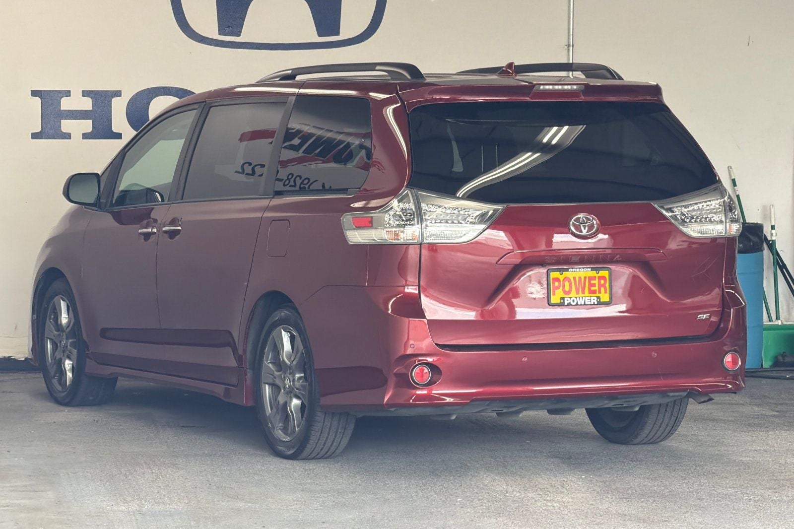 2019 Toyota Sienna SE 8 Passenger