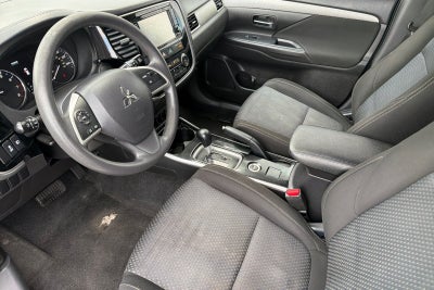 2018 Mitsubishi Outlander ES