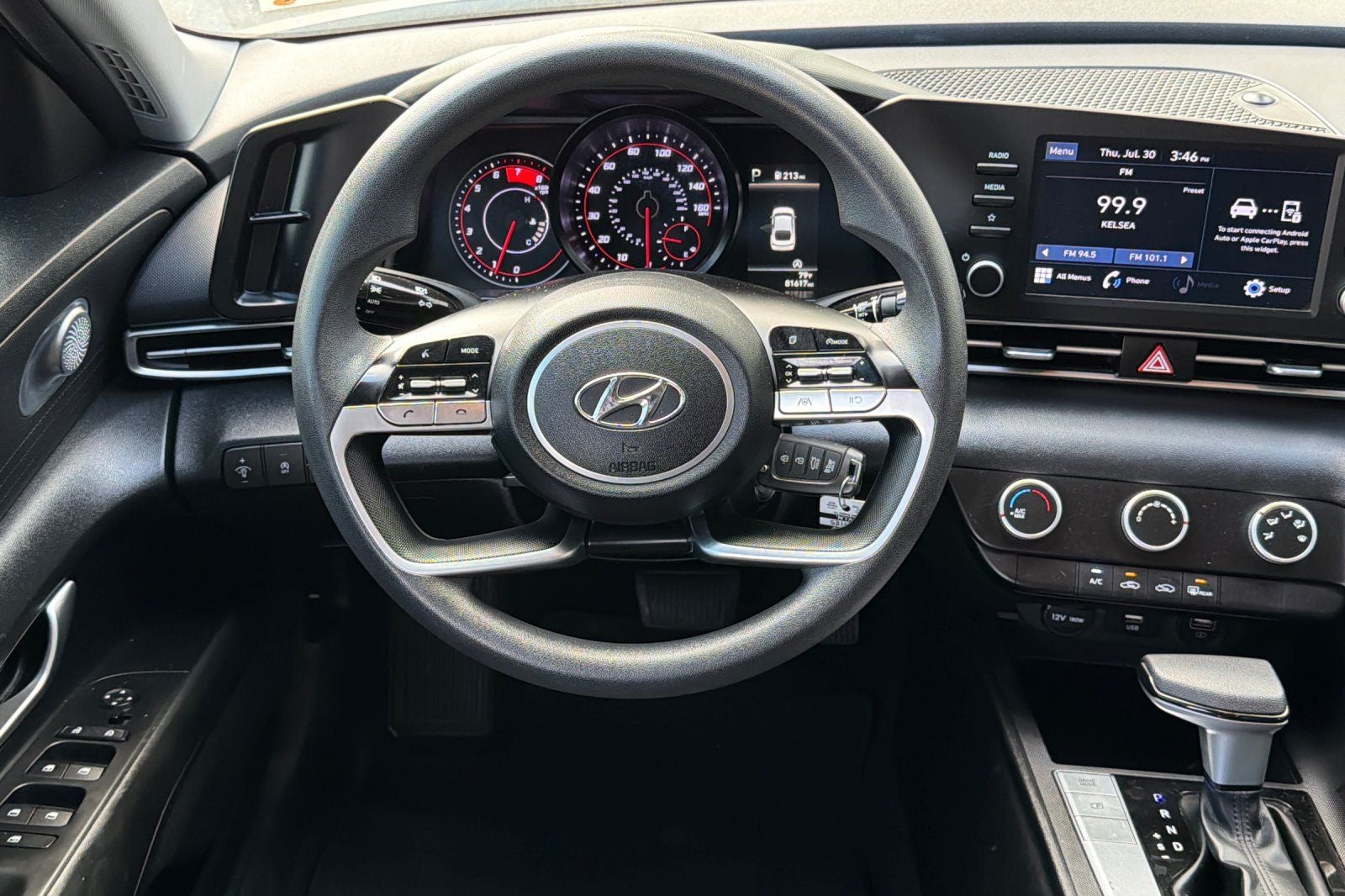 2022 Hyundai Elantra SE