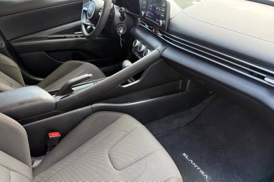 2022 Hyundai Elantra SE