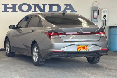 2022 Hyundai Elantra SE