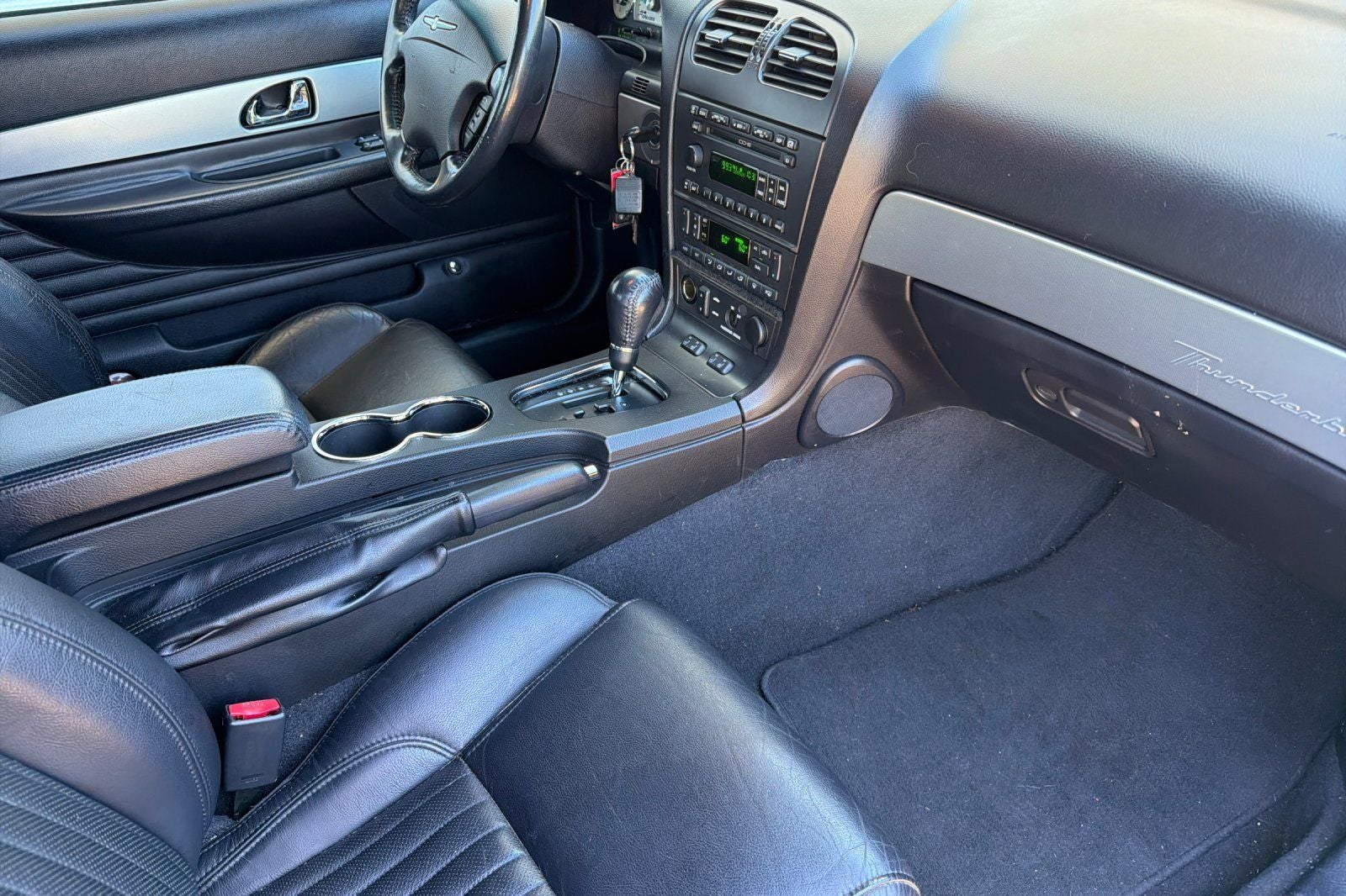 2005 Ford Thunderbird Base