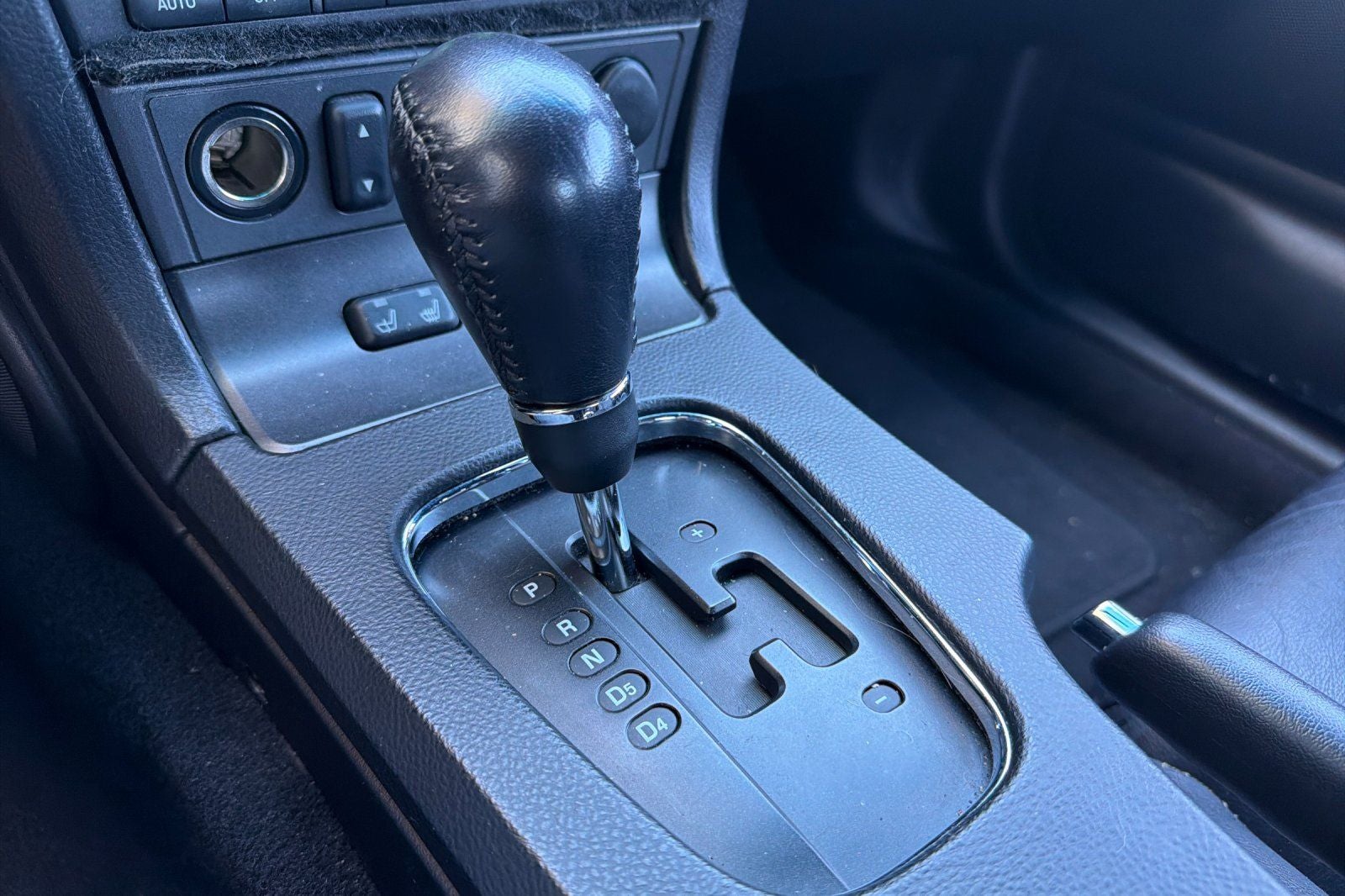 2005 Ford Thunderbird Base