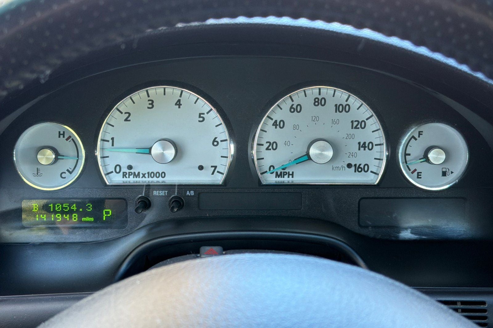 2005 Ford Thunderbird Base