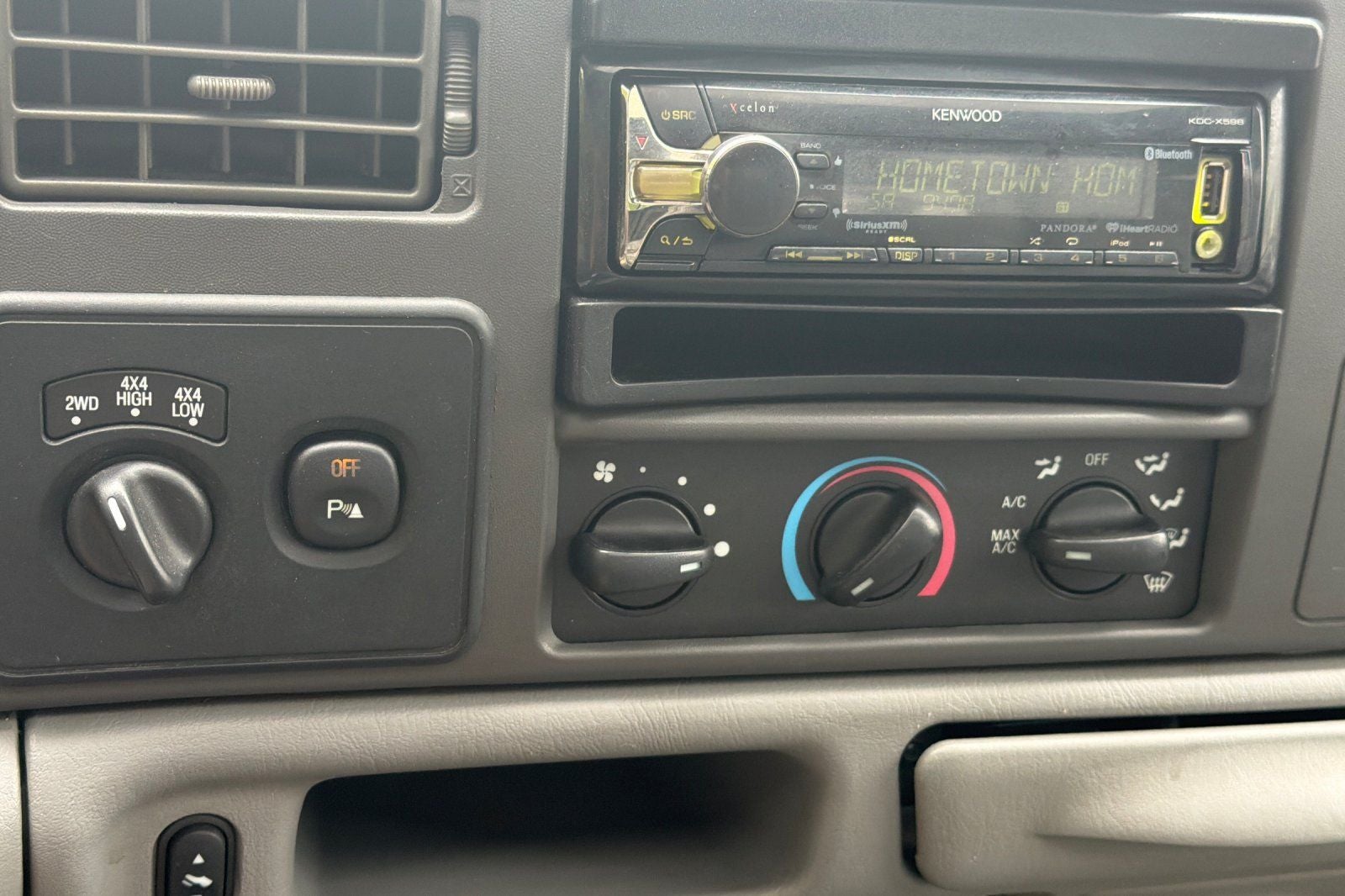 2004 Ford F-350SD Lariat