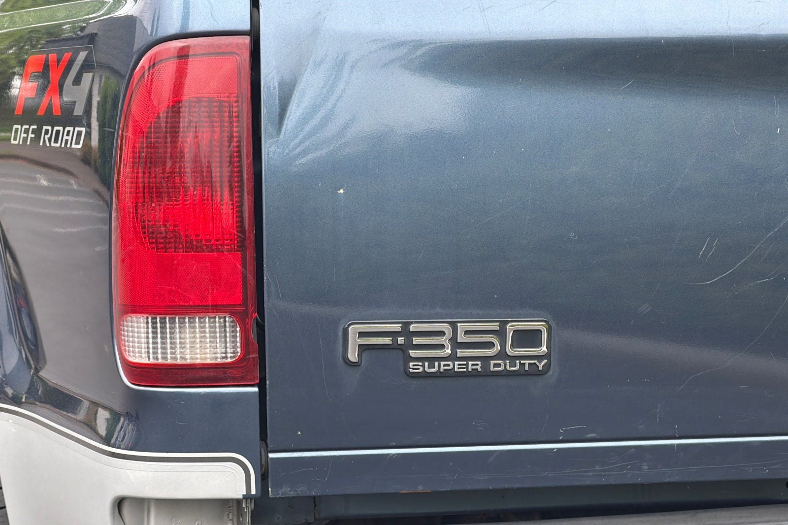 2004 Ford F-350SD Lariat