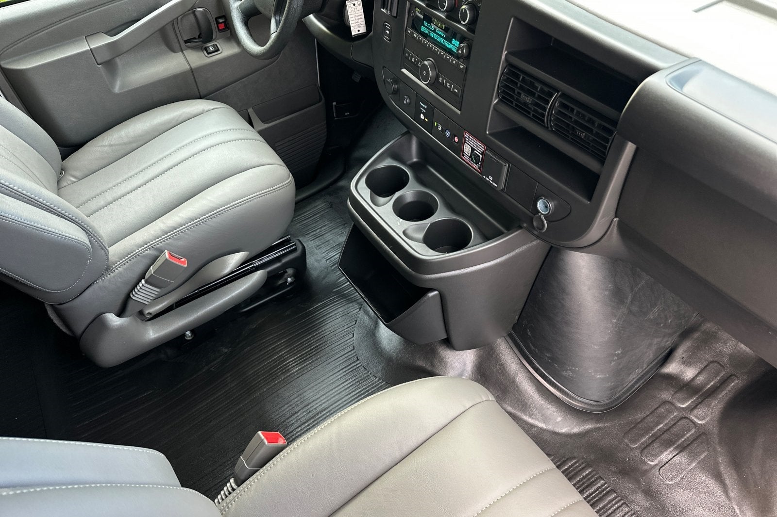 2025 Chevrolet Express 2500 Work Van Cargo