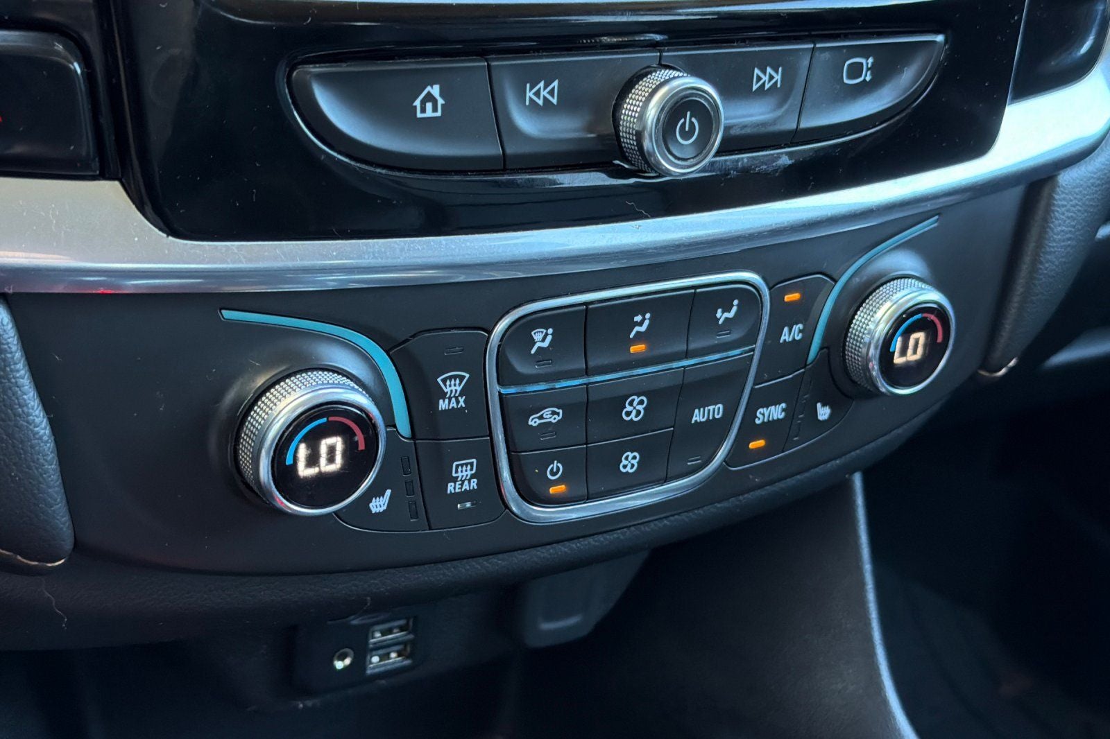 2021 Chevrolet Traverse RS