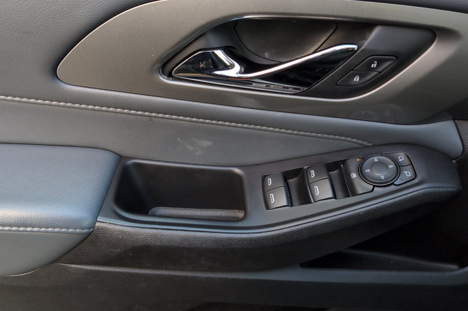 2021 Chevrolet Traverse LT Cloth w/2FL