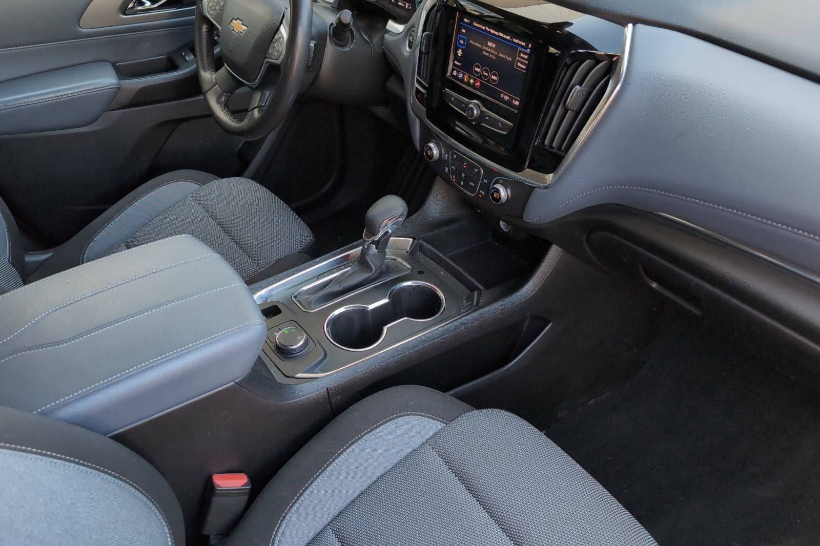 2021 Chevrolet Traverse LT Cloth w/2FL