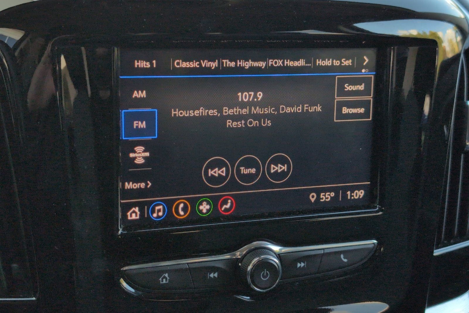 2021 Chevrolet Traverse LT Cloth w/2FL