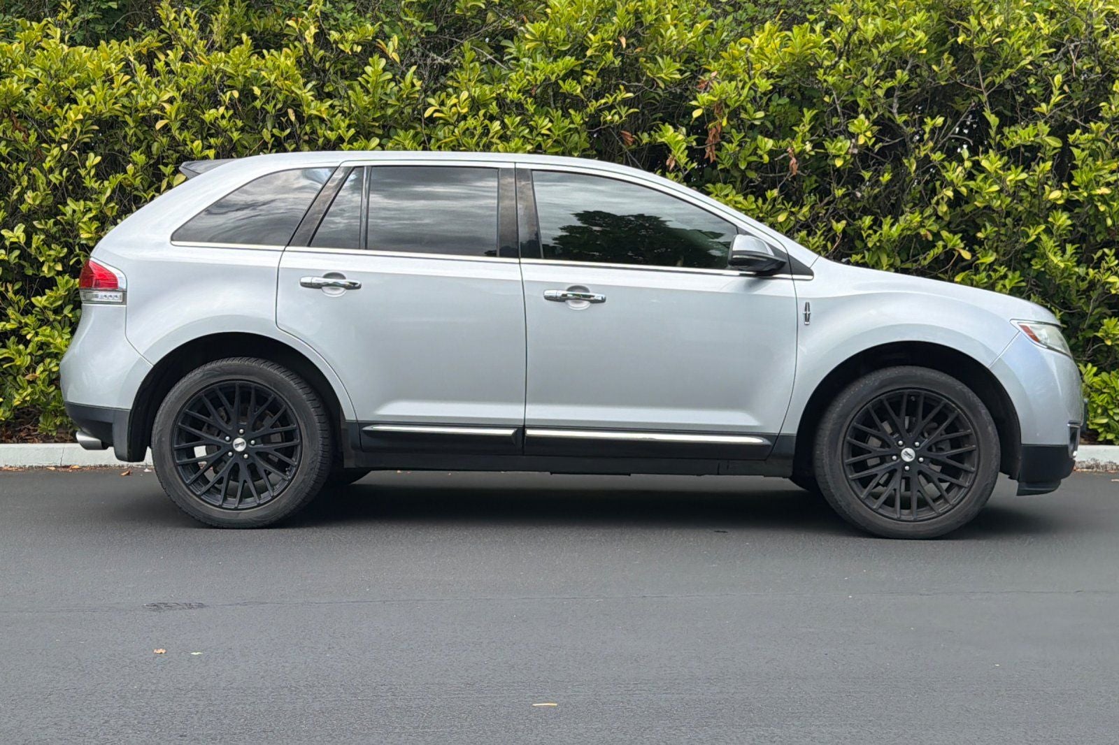 2012 Lincoln MKX Base