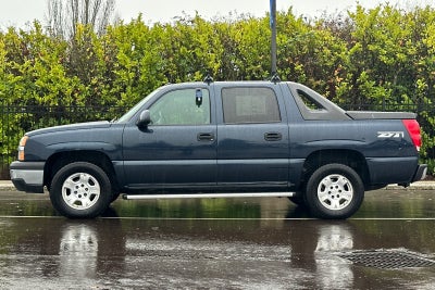 2004 Chevrolet Avalanche 1500 Base