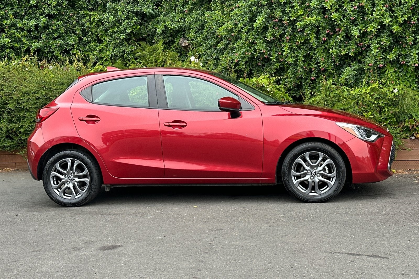 2020 Toyota Yaris XLE