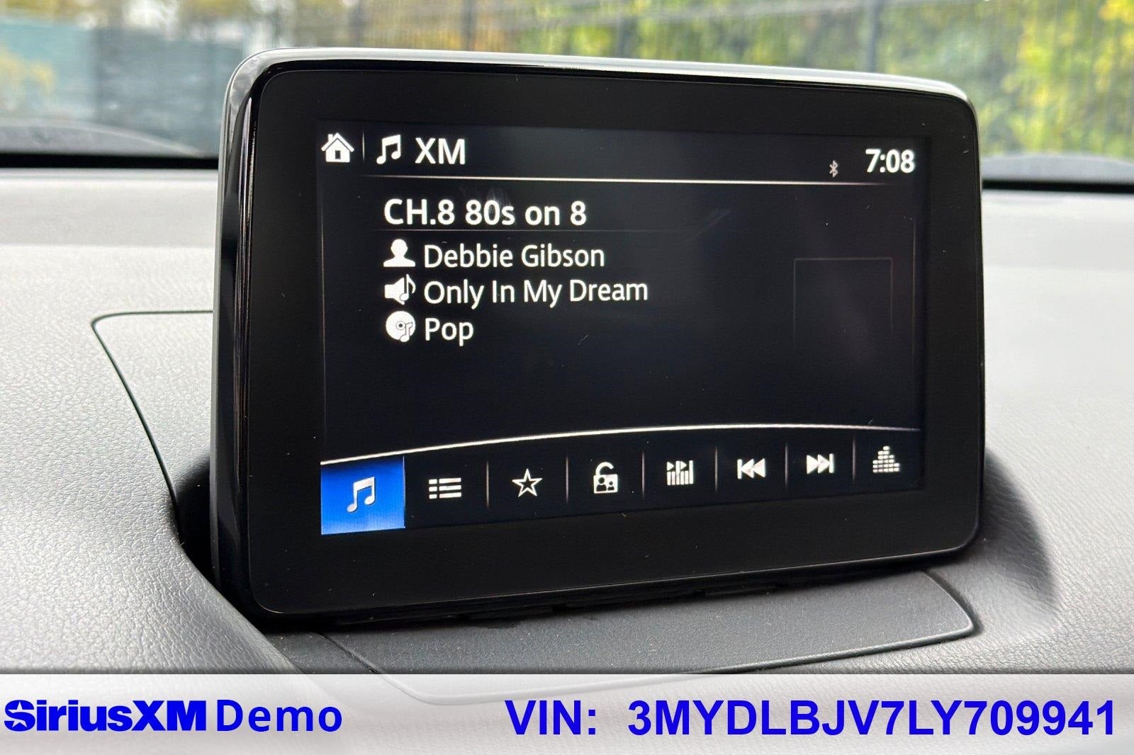 2020 Toyota Yaris XLE