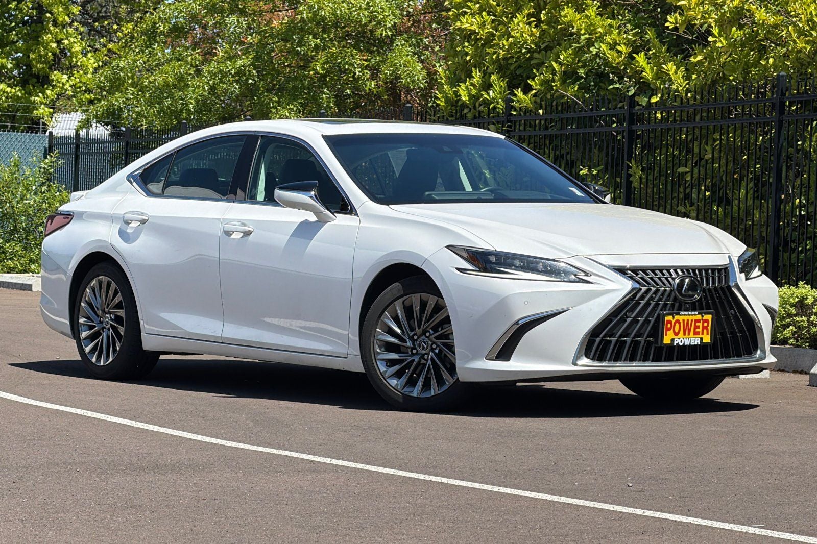 2024 Lexus ES 300h Luxury