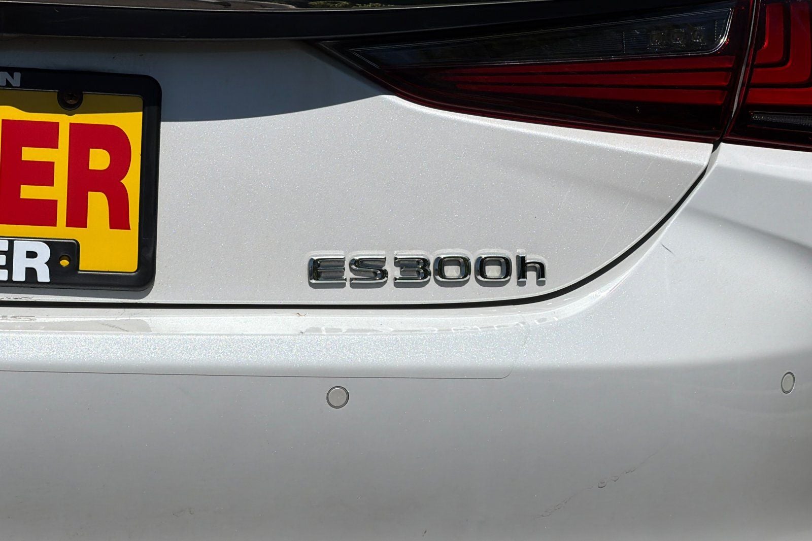 2024 Lexus ES 300h Luxury