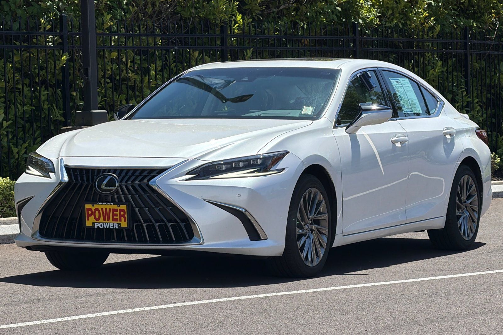 2024 Lexus ES 300h Luxury
