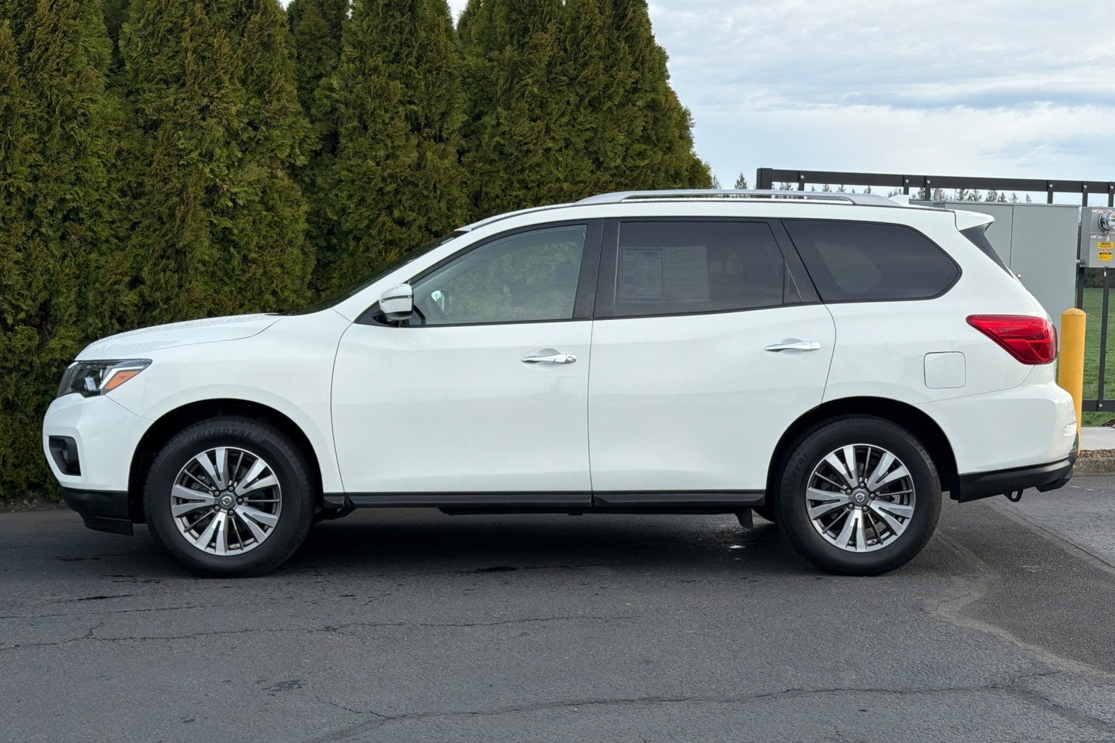 2019 Nissan Pathfinder S