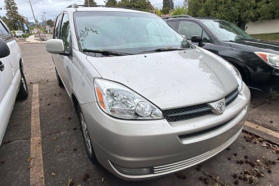2004 Toyota Sienna XLE