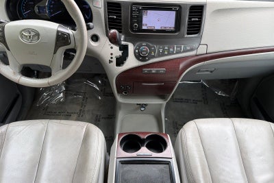 2013 Toyota Sienna XLE 7 Passenger
