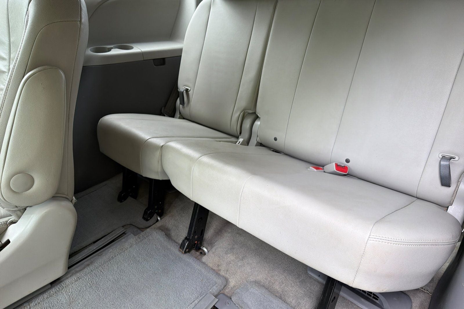 2013 Toyota Sienna XLE 7 Passenger