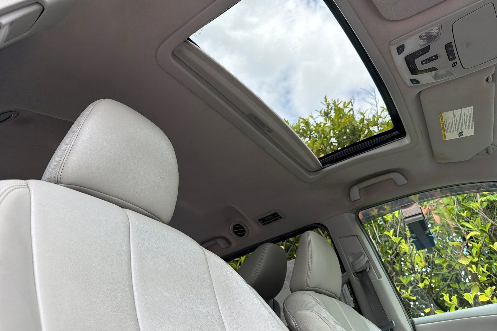 2013 Toyota Sienna XLE 7 Passenger