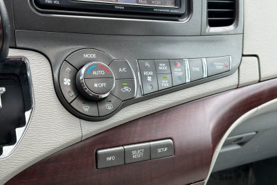 2013 Toyota Sienna XLE 7 Passenger