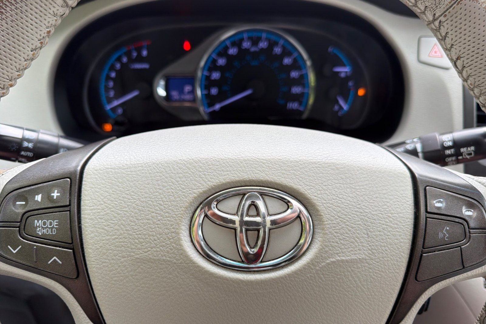 2013 Toyota Sienna XLE 7 Passenger
