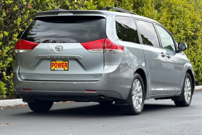 2013 Toyota Sienna XLE 7 Passenger
