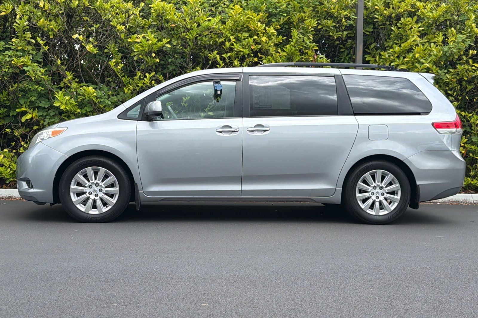 2013 Toyota Sienna XLE 7 Passenger