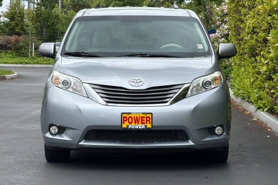 2013 Toyota Sienna XLE 7 Passenger