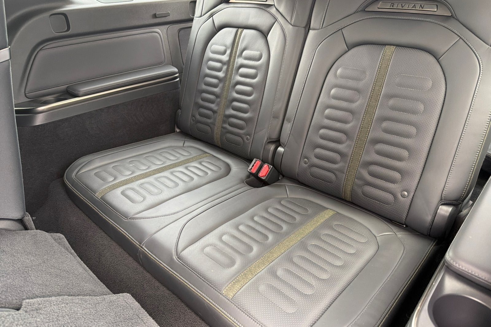 2023 Rivian R1S Adventure