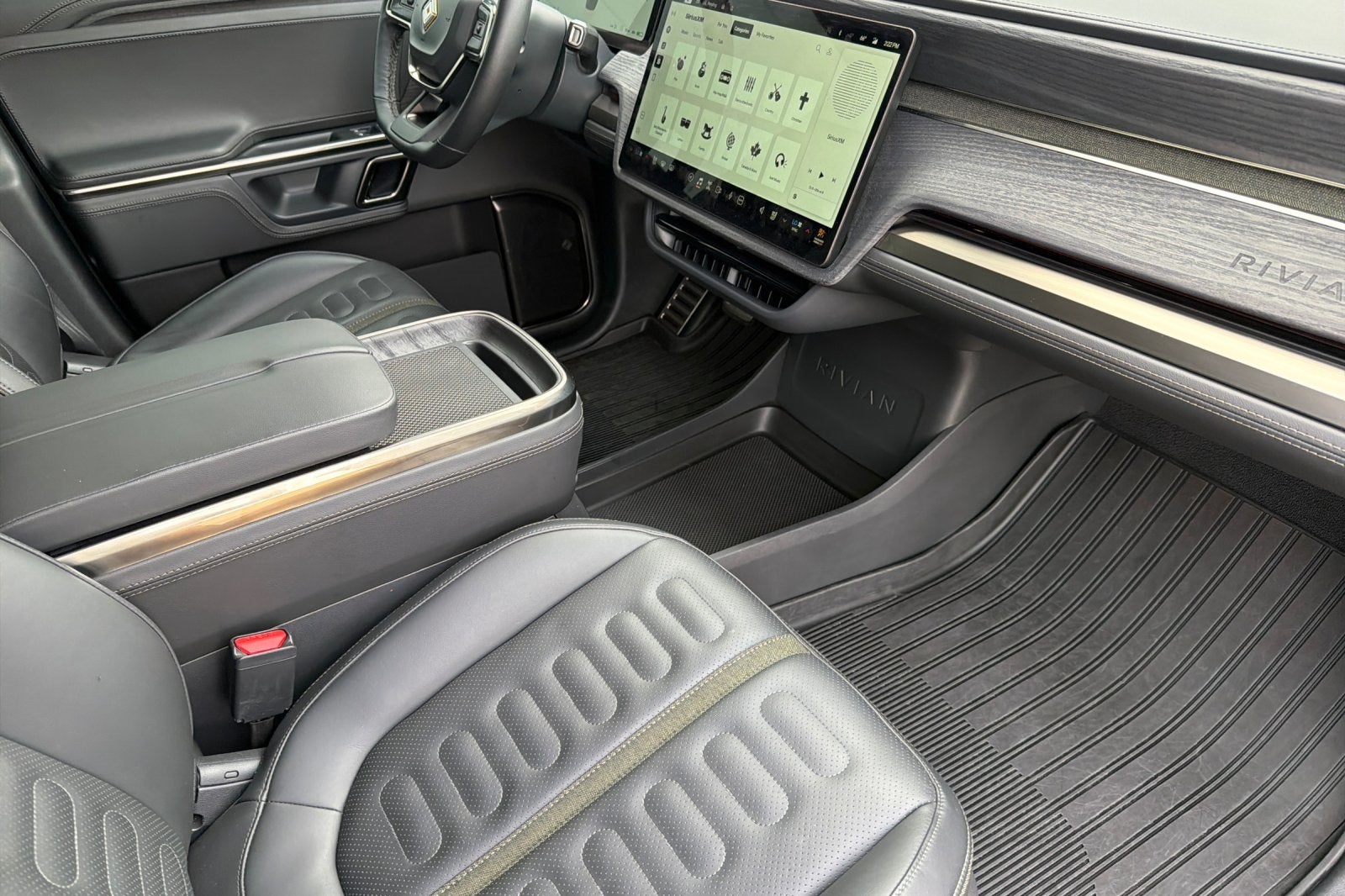 2023 Rivian R1S Adventure