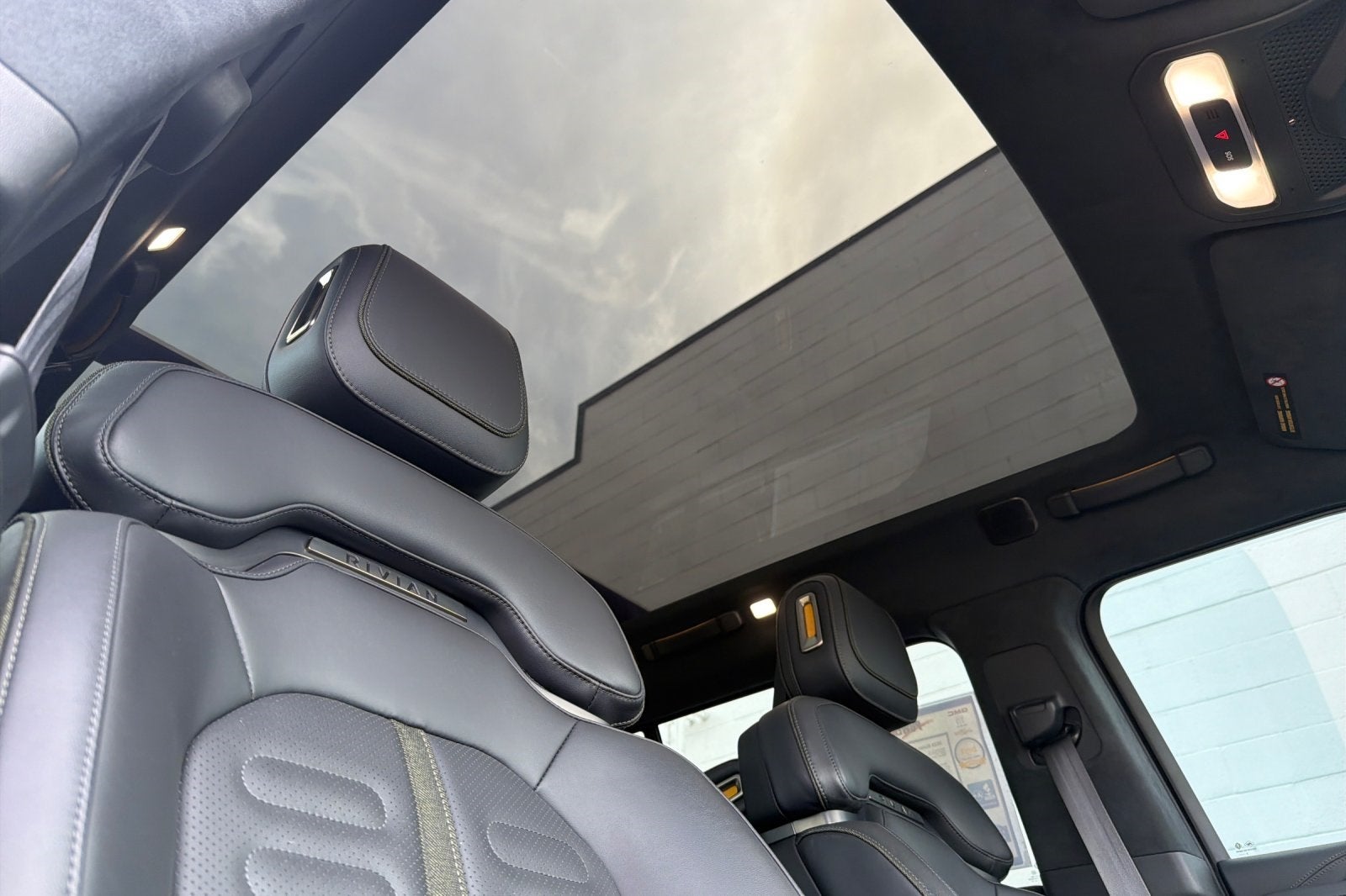 2023 Rivian R1S Adventure