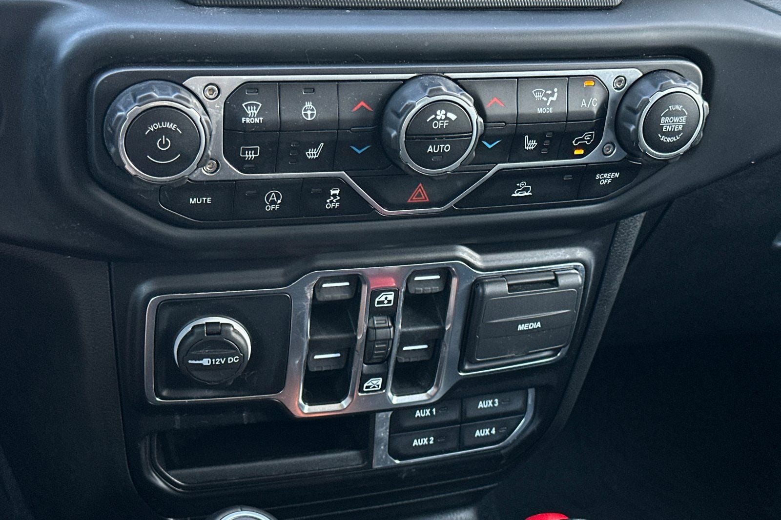 2022 Jeep Wrangler Unlimited Sahara Altitude