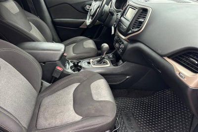 2017 Jeep Cherokee Sport