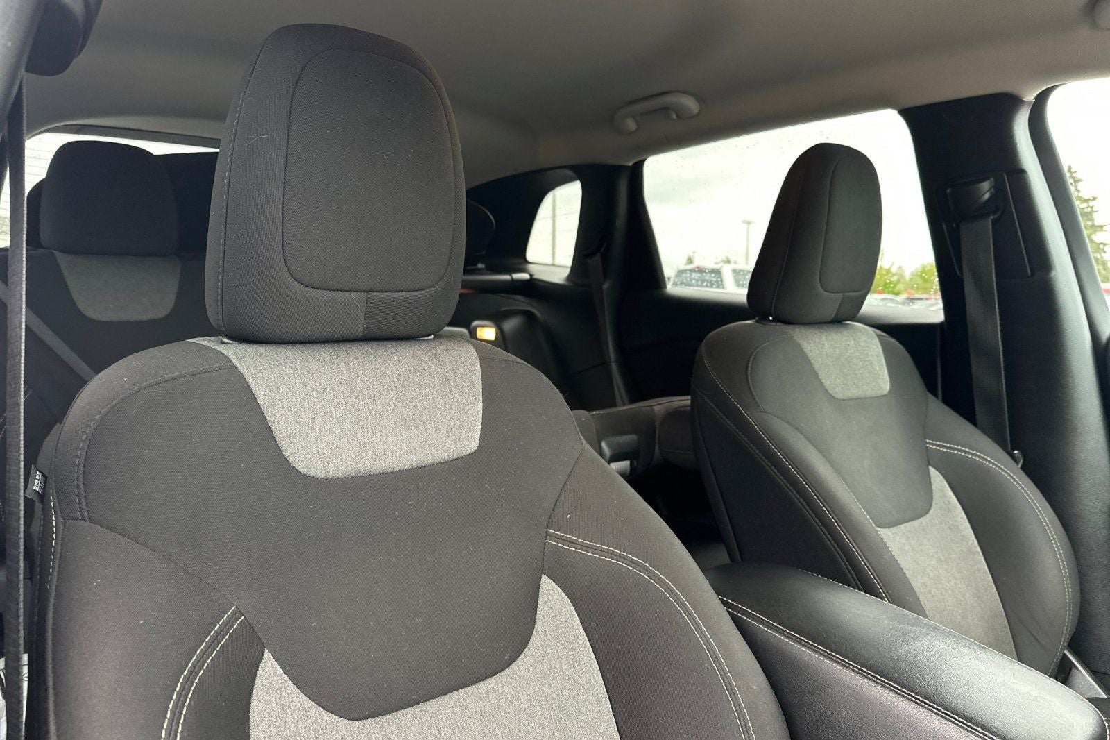 2017 Jeep Cherokee Sport