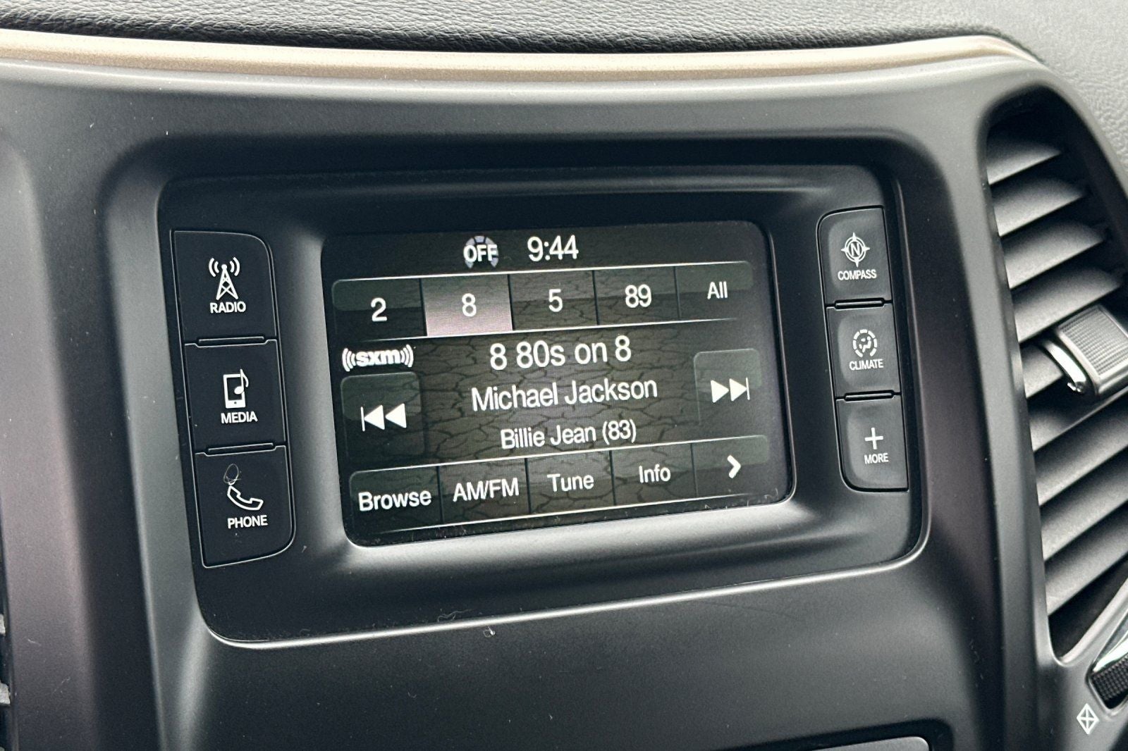 2017 Jeep Cherokee Sport