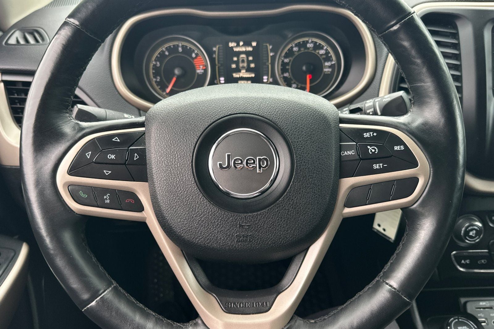 2017 Jeep Cherokee Sport