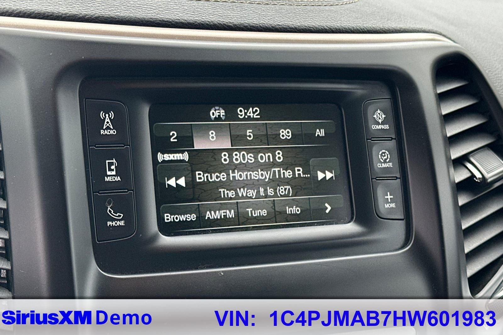 2017 Jeep Cherokee Sport