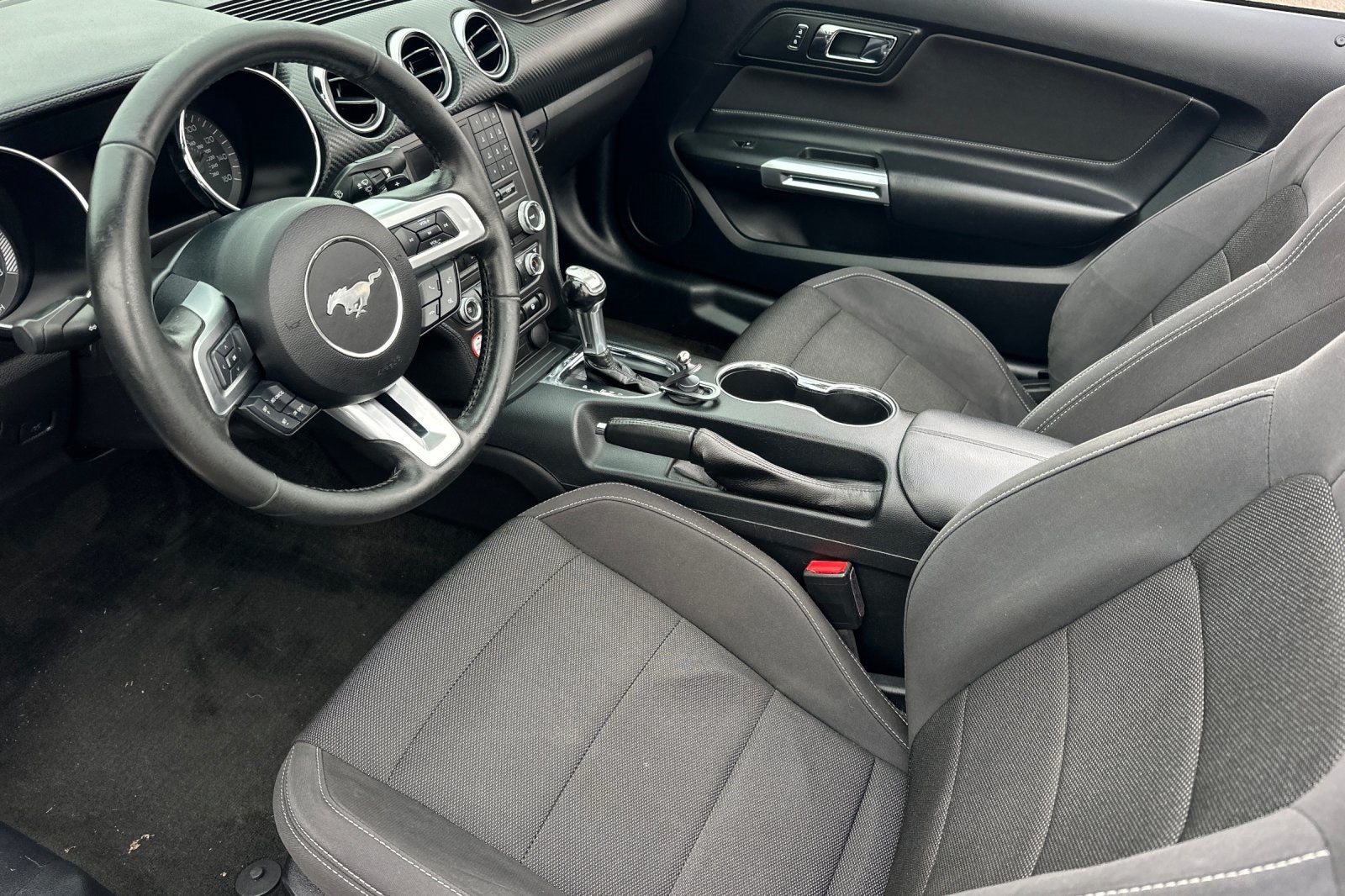 2017 Ford Mustang V6